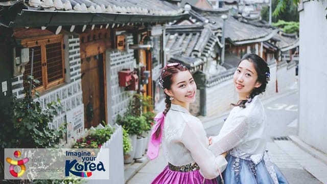 Traditional Hanbok Dress Experience in Gyeongbok-gung | South Korea - Photo 1 of 9